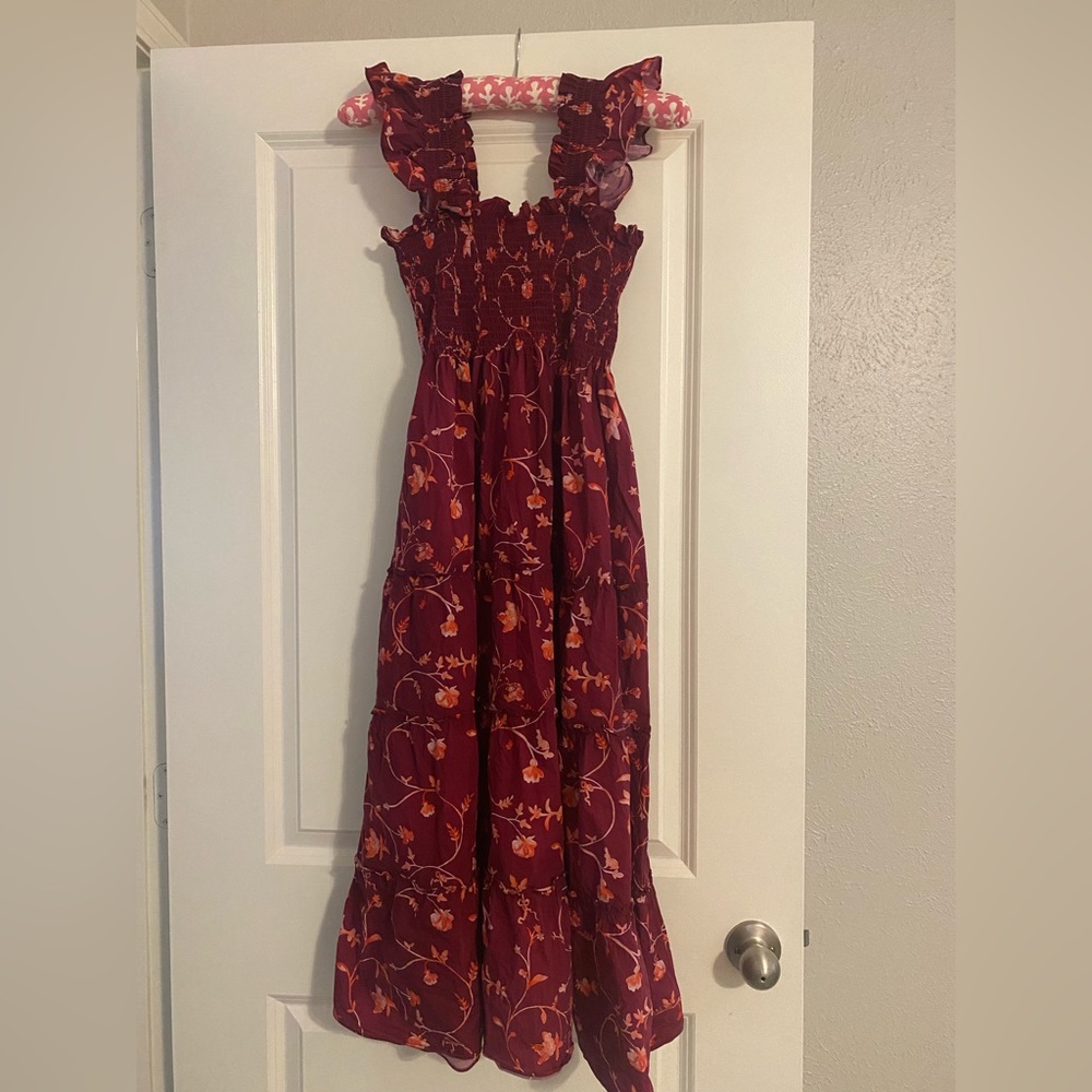 Hillhouse Ellie in XS. Hung only for photo. Stored folded over hanger.